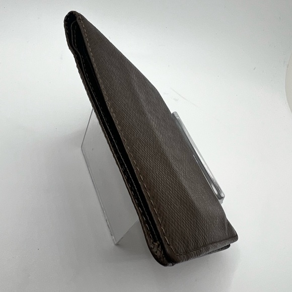 GUC Louis Vuitton Brown Taiga Bifold Wallet - Picture 3 of 8